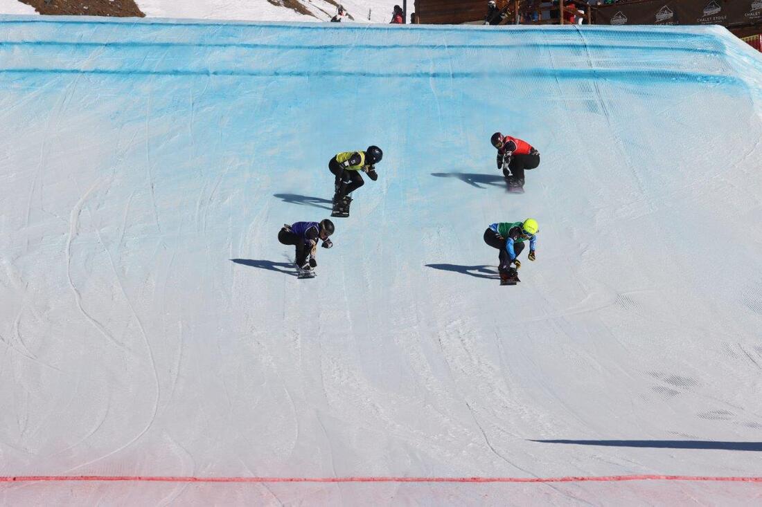 Belle Brockhoff competing in the snowboard cross at the World Cup in Cervinia. Image: OWIA